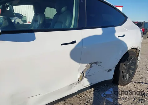 2021 Tesla Model Y Long Range Dual Motor All-Wheel Drive from USA, damaged, VIN 5YJYGAEE2MF188813